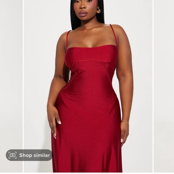 Madison Tricot Gown - Picture 2 of 5